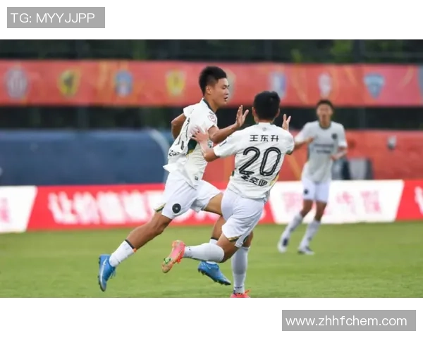 重庆羽毛球队以86分领跑精英赛积分榜展现强劲实力