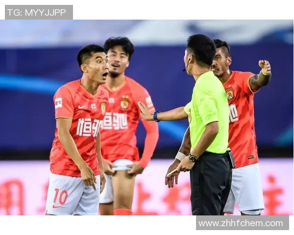 韩国足球明星挑衅视频引发热议球迷反应不一引爆社交媒体讨论