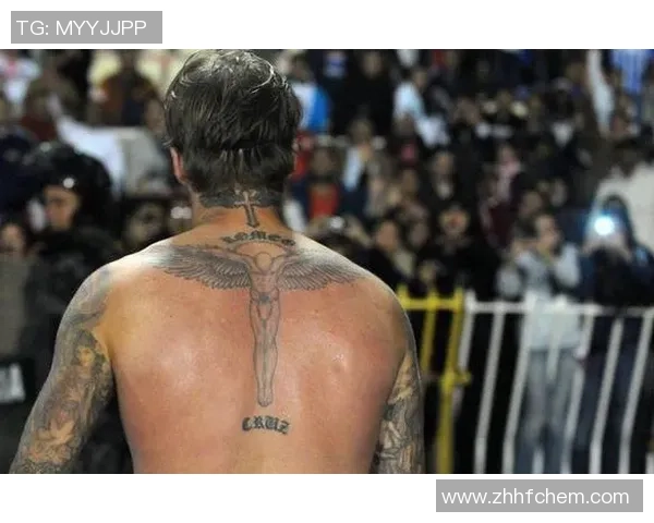 将足球明星的传奇瞬间化为纹身艺术的独特表达 将足球明星的传奇瞬间化为纹身艺术的独特表达